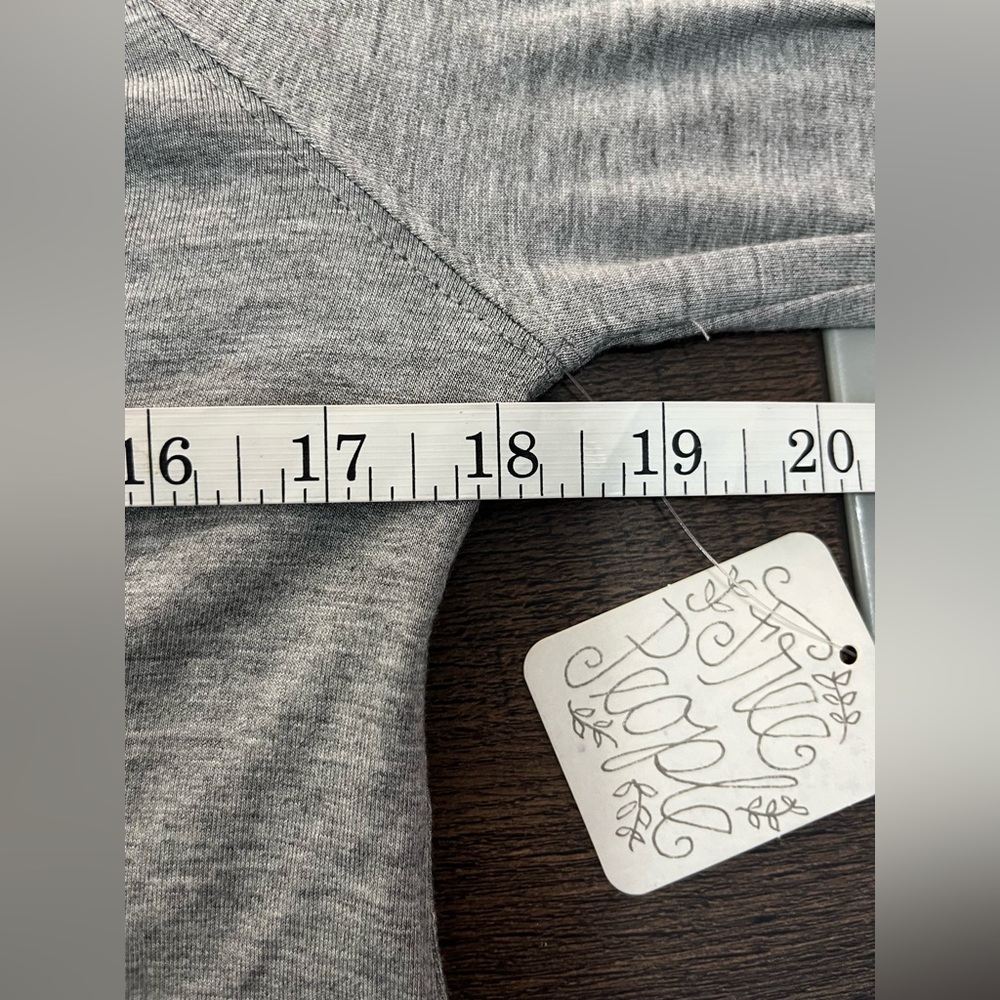 Free People We the Free Top Birds of Paradise Gray Off Shoulder Top Birds NWT L - Picture 5 of 10